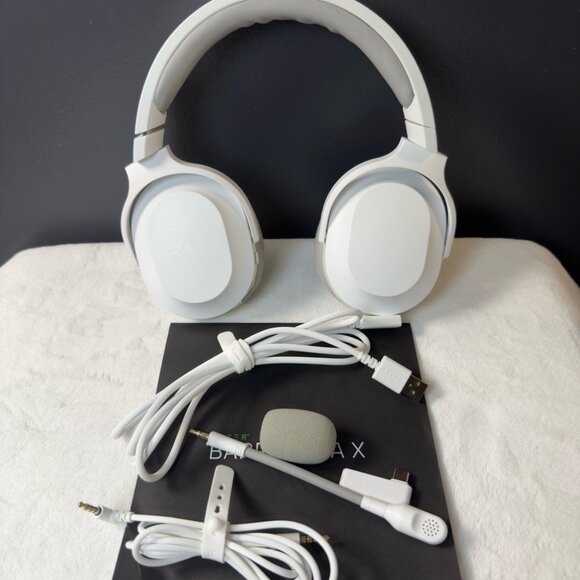 Razer Barracuda X – Mercury Edition | Wireless Gaming Headset (PC/Console/Mobile - Picture 2 of 9